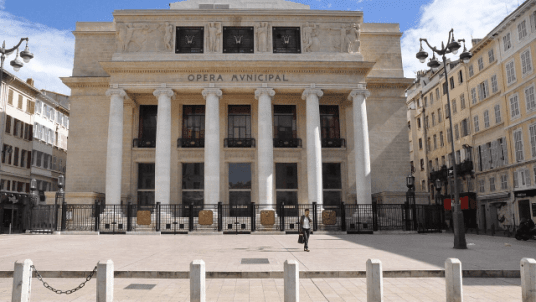 Visite de l’opéra de Marseille suivi du spectacle 12 hommes en colère au Théâtre de l’Odéon
